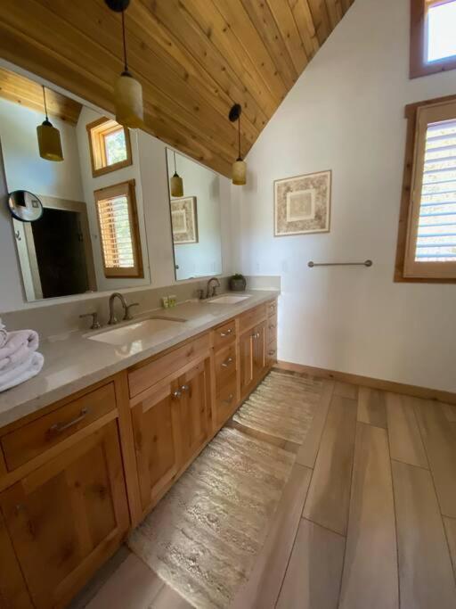 Tahoma Familyfuncabin מראה חיצוני תמונה